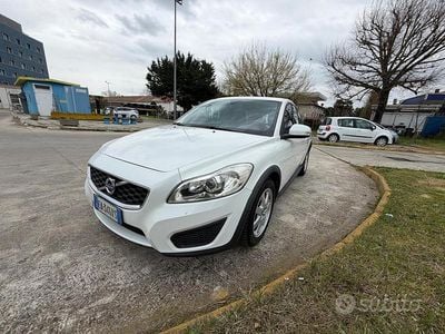 Usata Volvo C30 Summum 101 CV (74 kW) 2010 Bianco Utilitaria