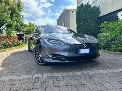 Usata Tesla Model S 169 kW (230 CV) 2021 Grigio Utilitaria