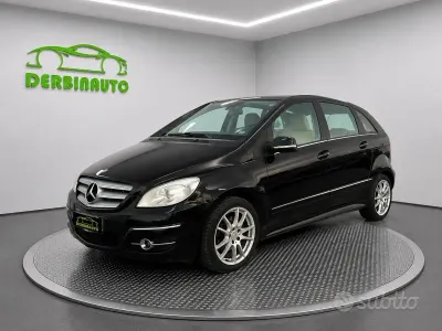 Begagnad Mercedes B200 Executive 109 HK (80 kW) 2012 Svart Minibuss