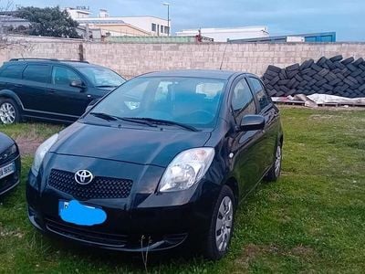 Usata Toyota Yaris 65 CV (47 kW) 2005 Utilitaria