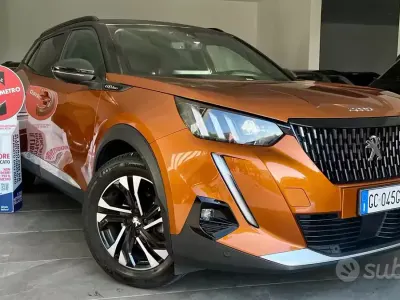 Usata Peugeot 2008 GT-line 131 CV (96 kW) 2020 Arancione SUV