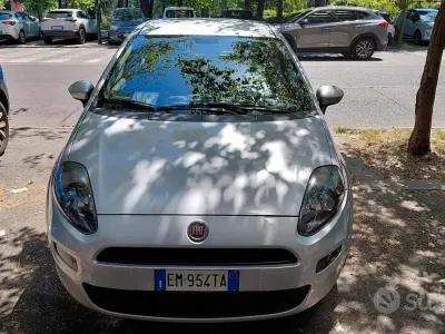 Usata Fiat Punto Lounge 77 CV (56 kW) 2012 Grigio Utilitaria