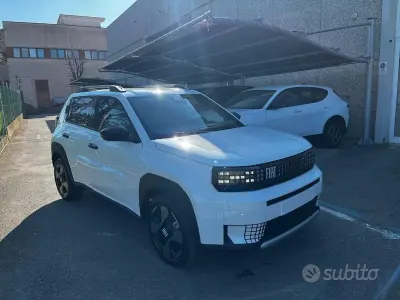 Ny Fiat Grande Panda La Prima 101 HK (74 kW) 2026 Vit Halvkombi