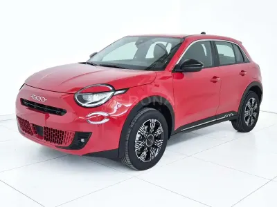 Nuova Fiat 600 110 CV (80 kW) 2025 Adrenaline red SUV