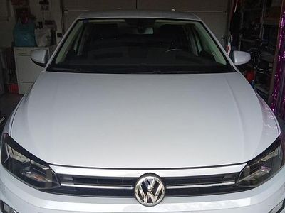 Usado VW Polo 80 CV (58 kW) 2019 Gris Utilitario