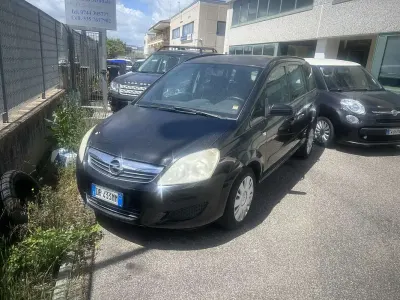 Usata Opel Zafira Club 94 CV (69 kW) 2008 Monovolume