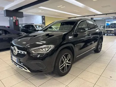 Usata Mercedes GLA200 163 CV (119 kW) 2022 Nero SUV