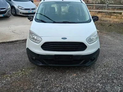 Usata Ford Tourneo Courier 95 CV (69 kW) 2017 Bianco Monovolume