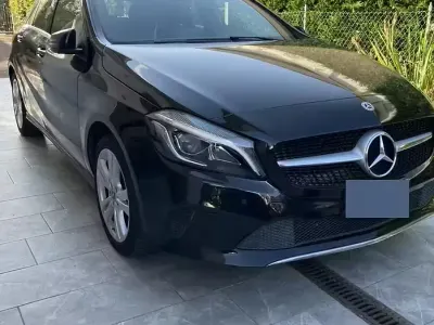 Usata Mercedes A160 90 CV (66 kW) 2017 Nero Berlina