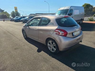 Usata Peugeot 208 82 CV (60 kW) 2013 Utilitaria