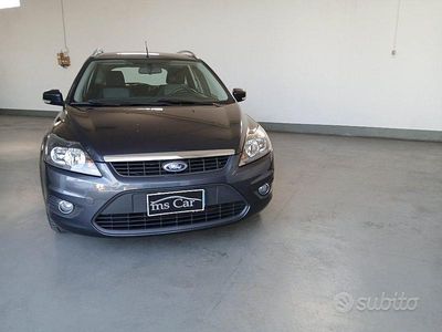 Käytetty Ford Focus Titanium 101 HP (74 kW) 2011 Harmaa Farmari