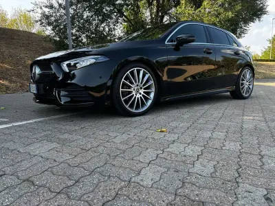 Usata Mercedes A180 Premium 136 CV (100 kW) 2019 Nero Berlina