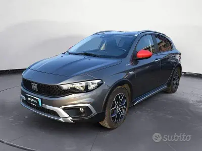 Usata Fiat Tipo Cross 131 CV (96 kW) 2023 Grigio Berlina