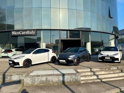 Usata Toyota Yaris 280 CV (205 kW) 2024 Bianco Utilitaria