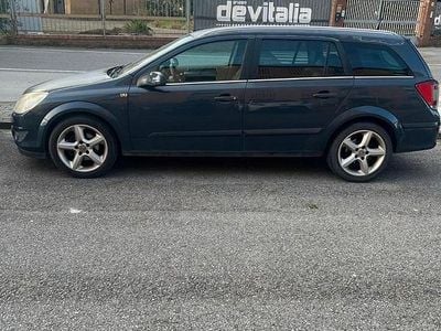 Begagnad Opel Astra 60 HK (44 kW) 2008 Svart Kombi