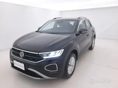 Usata VW T-Roc Life 110 CV (80 kW) 2024 Nero SUV