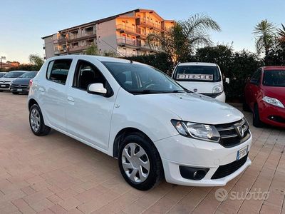 Usata Dacia Sandero 72 CV (52 kW) 2015 Bianco Berlina