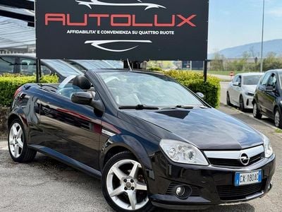 Usata Opel Tigra Sport 69 CV (50 kW) 2006 Nero Cabrio