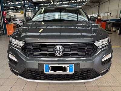 Usata VW T-Roc Style 110 CV (80 kW) 2022 Grigio scuro SUV