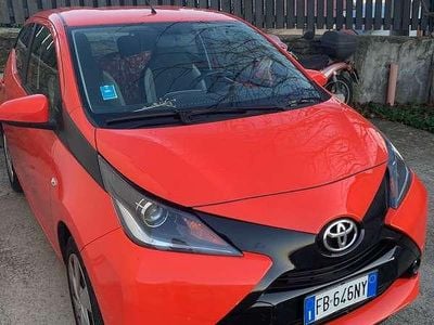 Usata Toyota Aygo 69 CV (50 kW) 2016 Arancione Utilitaria
