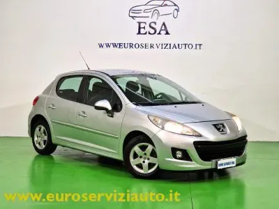 Usata Peugeot 207 Access 68 CV (50 kW) 2012 Argento Berlina