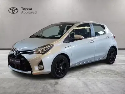 Usata Toyota Yaris Hybrid Active 101 CV (74 kW) 2017 Argento Berlina
