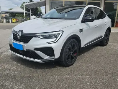 Usata Renault Arkana R.S. 94 CV (69 kW) 2023 Bianco perlato / tetto nero SUV