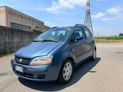 Usata Fiat Idea Emotion 95 CV (69 kW) 2006 Blu Monovolume
