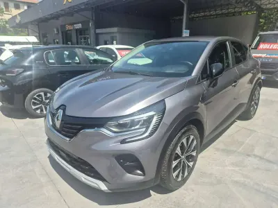 Usata Renault Captur Evolution 101 CV (74 kW) 2024 Grigio SUV