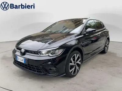 Begagnad VW Polo R-line 95 HK (69 kW) 2023 Svart Halvkombi