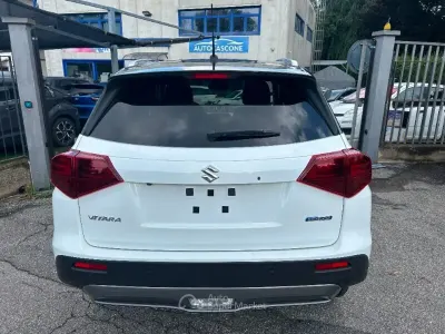 Usata Suzuki Vitara Cool 130 CV (95 kW) 2024 Bianco santorini SUV