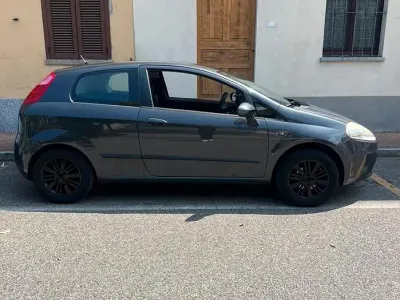 Usata Fiat Grande Punto Active 77 CV (56 kW) 2009 Grigio Utilitaria
