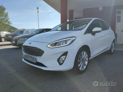 Usata Ford Fiesta Titanium 84 CV (61 kW) 2018 Bianco Utilitaria