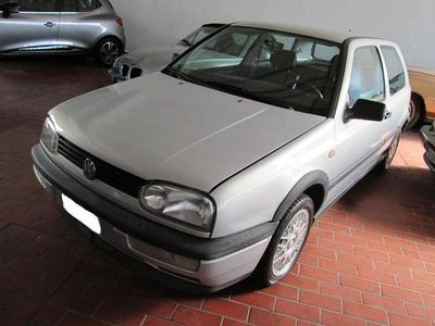 Usata VW Golf 102 CV (75 kW) 1996 Argento Berlina