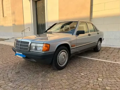 Usata Mercedes 190 122 CV (89 kW) 1984 Bluazzurro Berlina