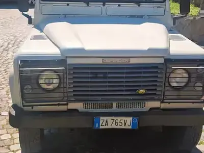 Gebraucht Land Rover Defender 122 PS (89 kW) 2003 Weiß Kombi