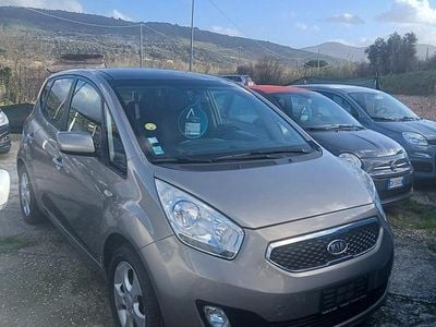 Usata Kia Venga Active 90 CV (66 kW) 2013 Grigio Utilitaria