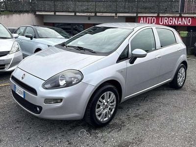Usata Fiat Punto Lounge 77 CV (56 kW) 2016 Argento Utilitaria