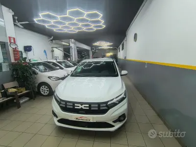 Begagnad Dacia Sandero Expression 66 HK (48 kW) 2024 Vit Sedan