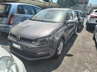 Usata VW Polo Trendline 75 CV (55 kW) 2016 Grigio Berlina