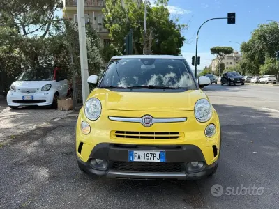 Begagnad Fiat 500L Trekking 84 HK (61 kW) 2015 Gul Minibuss