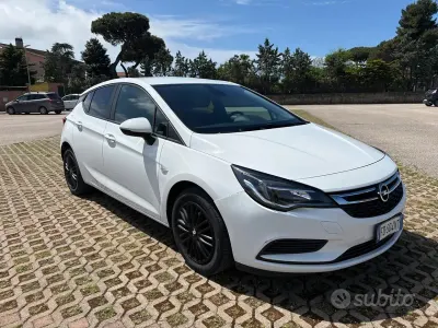 Begagnad Opel Astra Innovation 110 HK (80 kW) 2017 Vit Sedan