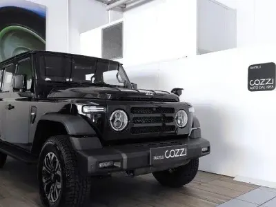 Nuova EMC 212 217 CV (159 kW) 2026 Nero SUV