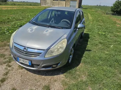 Usata Opel Corsa Enjoy 80 CV (58 kW) 2009 Utilitaria