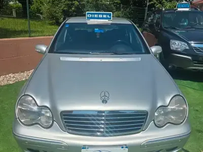 Usata Mercedes C220 Elegance 143 CV (105 kW) 2001 Grigio Berlina