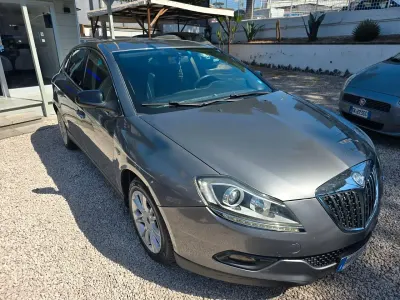 Begagnad Lancia Delta S 120 HK (88 kW) 2009 Grå Halvkombi