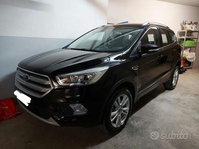 Usata Ford Kuga 120 CV (88 kW) 2018 Nero SUV