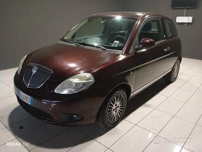 Usata Lancia Ypsilon 78 CV (57 kW) 2010 Viola Utilitaria