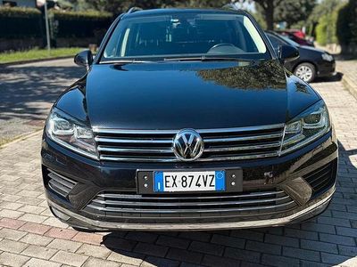 Usata VW Touareg 245 CV (180 kW) 2015 Nero SUV