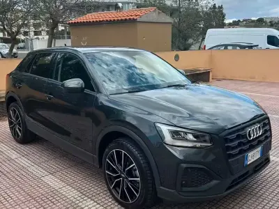 Usata Audi Q2 Business 116 CV (85 kW) 2022 Grigio SUV